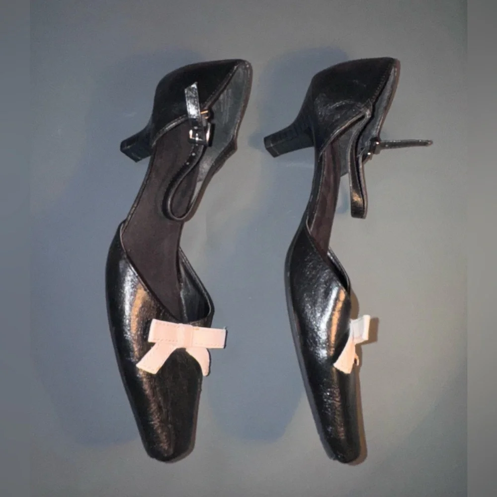 Aerosoles Elegant Black Little Heels with Cream Bow, Size 8 - Picture 5 of 16
